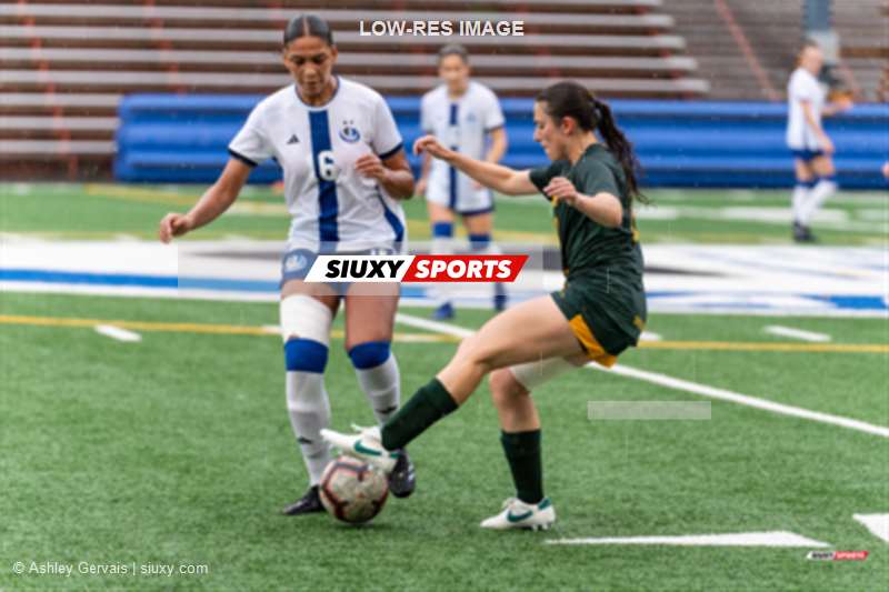  Université de Montréal - Université de Sherbrooke - Soccer - RSEQ 2024 - Soccer F - Carabins U de Montréal (2) vs (1) Vert-et-Or U de Sherbrooke (#RSEQ24SFUDMUSH09) Photo by: Ashley Gervais | Siuxy Sports 2024-09-01