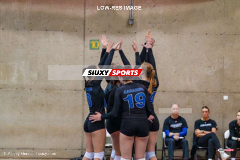 Émilie BOURQUE - Olympe DESMEDT - Milica DJORDJEVIC -  Université de Montréal - Université McGill - Volleyball - RSEQ - 2023 Volley F - Université de Montréal (3) vs (1) McGill University (#RSEQ23vUDMMCG10) Photo by: Ashley Gervais | Siuxy Sports 2023-10-22