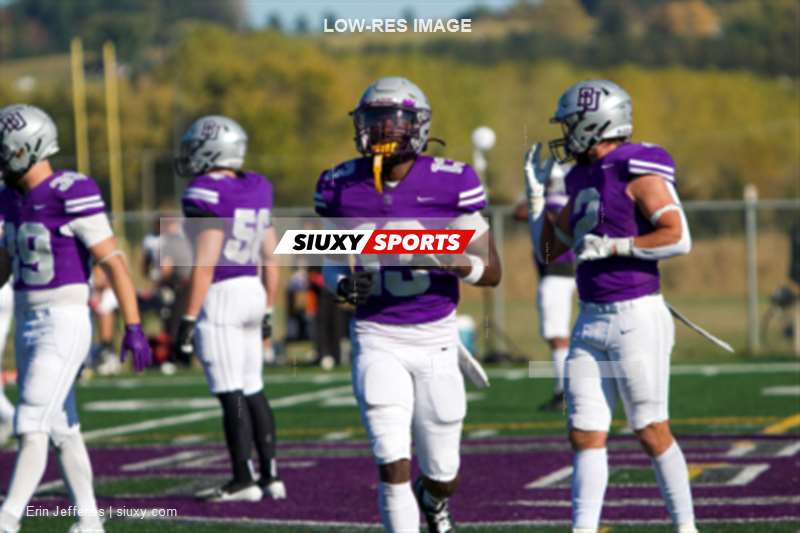  Bishop's University - Saint Mary's University - Football - USPORTS 2025 - Football - Bishop's University vs Saint Mary's University (#USPORTS25FBSM) Photo by: Erin Jefferies | Siuxy Sports 2025-10-11