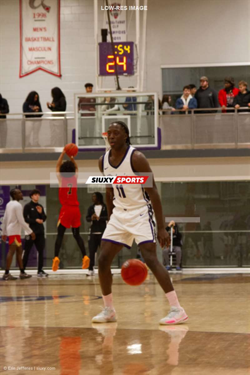  Bishop's University - Université Laval - Basketball - RSEQ 2025 - Basketball U M - Bishop's vs Laval (#RSEQ25BUMBL11) Photo by: Erin Jefferies | Siuxy Sports 2025-11-06