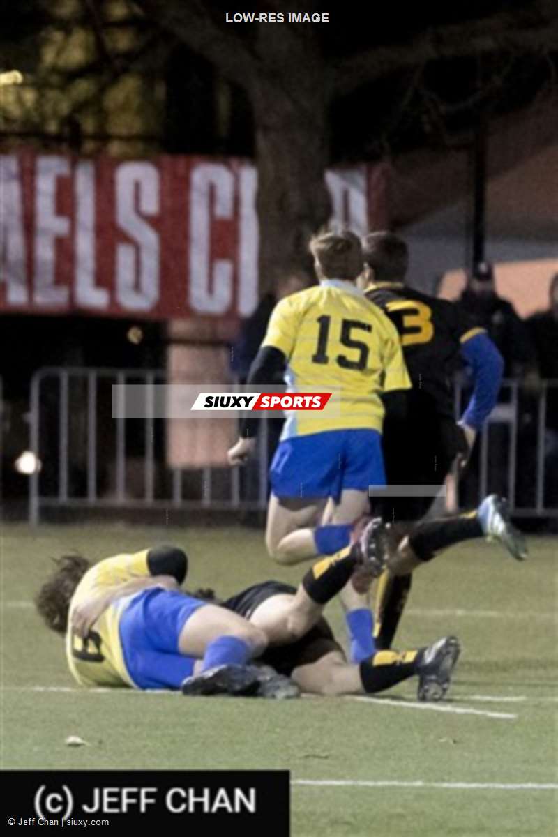 CANUMENS 2021 - U Victoria vs Dalhousie U -  by Jeff Chan