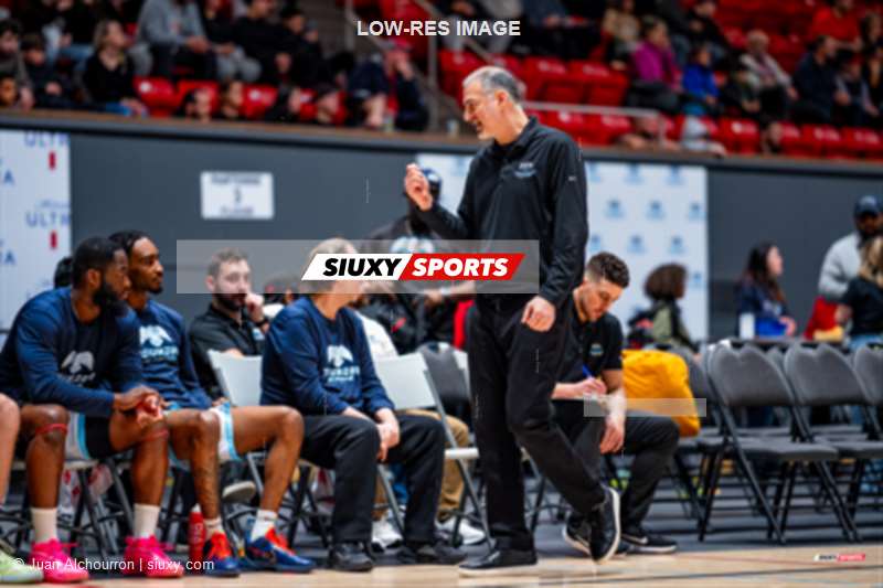 Dante CALABRIA - Daniel SHAKUR -  Montreal - Lake Erie - Basketball - BSL 2026 - Toundra de Montréal vs Lake Erie Jackals - Game (#BSL26TMJA21) Photo by: Juan Alchourron | Siuxy Sports 2026-02-27