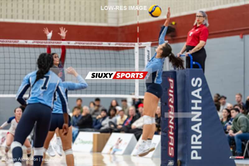 Pénélope BARIL -  ÉTS (École de technologie supérieure) - Université du Québec à Montréal - Volleyball - RSEQ 2026 - Volleyball Universitaire Fém - ETS vs UQAM (#RSEQ26VUFEU01) Photo by: Juan Alchourron | Siuxy Sports 2026-01-23