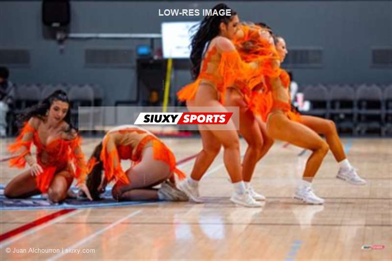 Fierce MTL - Latin Groove Montreal - Half Time Show at Montreal Toundra games (20-21 Feb 2026)