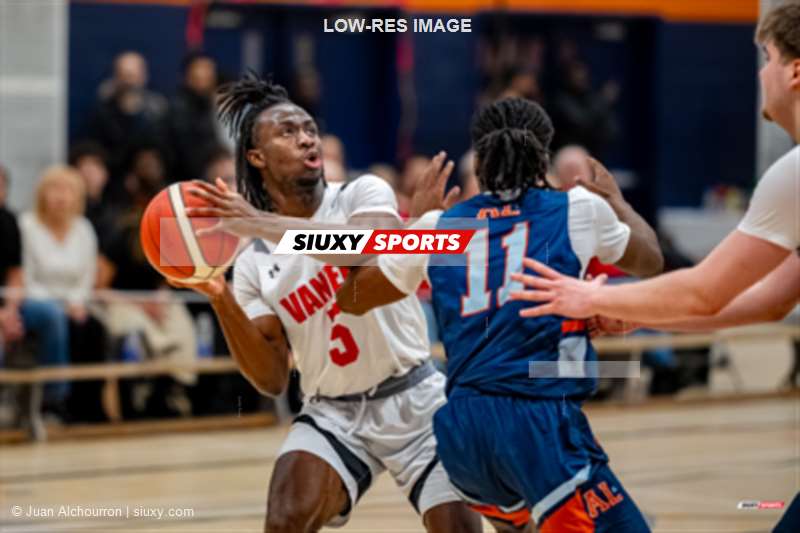 Dzidula Marylight SOWADAN -  Cégep Vanier - Cégep André Laurendeau - Basketball - RSEQ 2026 - Basketball M D2 - Championnat de conférence SO - Vanier vs André Laurendeau (#RSEQ26BMD24VA) Photo by: Juan Alchourron | Siuxy Sports 2026-03-28
