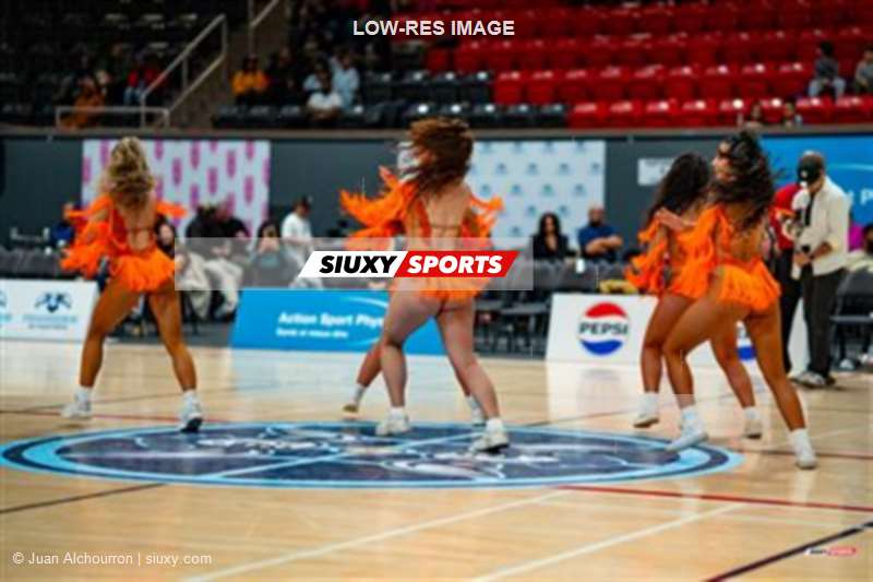 Fierce MTL - Latin Groove Montreal - Half Time Show at Montreal Toundra games (20-21 Feb 2026)
