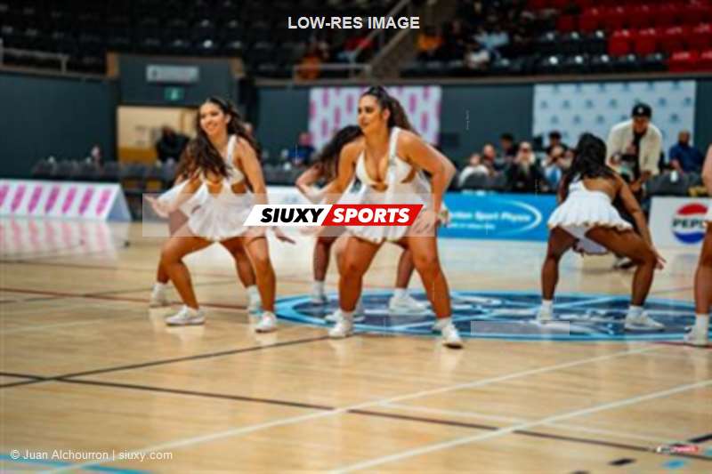 Fierce MTL - Latin Groove Montreal - Half Time Show at Montreal Toundra games (20-21 Feb 2026)