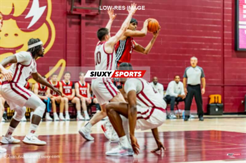  Université Concordia - Université McGill - Basketball - RSEQ 2026 - Basketball Universitaire M - Concordia U. vs McGill U - Match (#RSEQ26BUMCM11) Photo by: Juan Alchourron | Siuxy Sports 2026-01-17