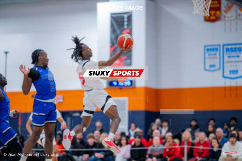 Dzidula Marylight SOWADAN -  Cégep Vanier - College Dawson - Basketball - RSEQ 2026 - Basketball M D2 - Championnat de conférence SO - Vanier vs Dawson (#RSEQ26BMD27VD) Photo by: Juan Alchourron | Siuxy Sports 2026-03-29