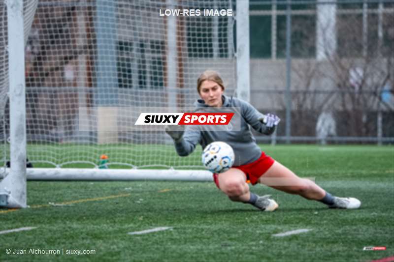  CS St-Laurent - CS Mont-Royal Outremont - Soccer - Senior Ligue 1 QC Féminin 2026 - CS St-Laurent vs CS Mont-Royal Outremont (#PLSQ1FSTLMRO4) Photo by: Juan Alchourron | Siuxy Sports 2026-04-12