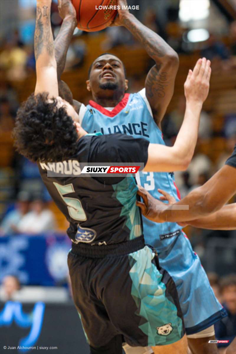  Montreal - Winnipeg - Basketball - CEBL 2026 - Alliance Montréal vs Winnipeg Sea Bears (#CEBL26AMWB06) Photo by: Juan Alchourron | Siuxy Sports 2026-06-05