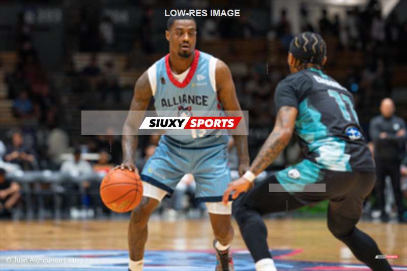  Montreal - Winnipeg - Basketball - CEBL 2026 - Alliance Montréal vs Winnipeg Sea Bears (#CEBL26AMWB06) Photo by: Juan Alchourron | Siuxy Sports 2026-06-05
