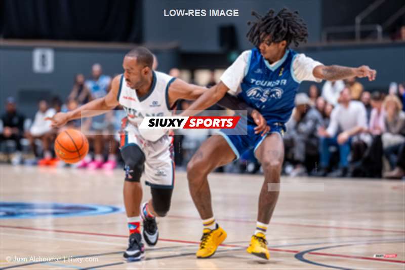 John III BUGGS - Antoine MASON -  Montreal - Kitchener Waterloo - Basketball - BSL 2026 - Montréal Toundra vs Kitchener Waterloo Titans - Game (#BSL26MTKT0111) Photo by: Juan Alchourron | Siuxy Sports 2026-01-09