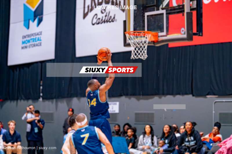 Levi LONDOLE -  Montreal - Tri-State - Basketball - BSL - Montreal Toundra (116) vs (87) Tri-State Admirals - 2nd half (#BSL24MONTRI0201) Photo by: Juan Alchourron | Siuxy Sports 2024-01-26