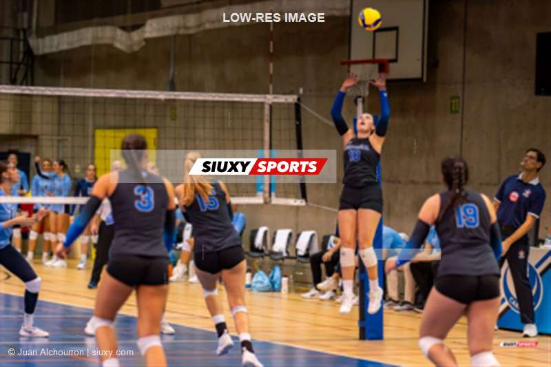  Université de Montréal - Université du Québec à Montréal - Volleyball - RSEQ 2024 Volleyball Fém - Université de Montréal (3) vs (2) UQAM - Reel 2 (#RSEQ24VFUDMUQM211) Photo by: Juan Alchourron | Siuxy Sports 2024-11-22