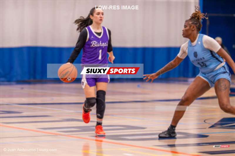 Paule-Beline IBATA-PONDZA -  Université du Québec à Montréal - Bishop's University - Basketball - RSEQ 2024 - Basketball F - UQAM (60) vs (76) Bishop's (#RSEQ24BFUQMBIS01) Photo by: Juan Alchourron | Siuxy Sports 2024-01-13