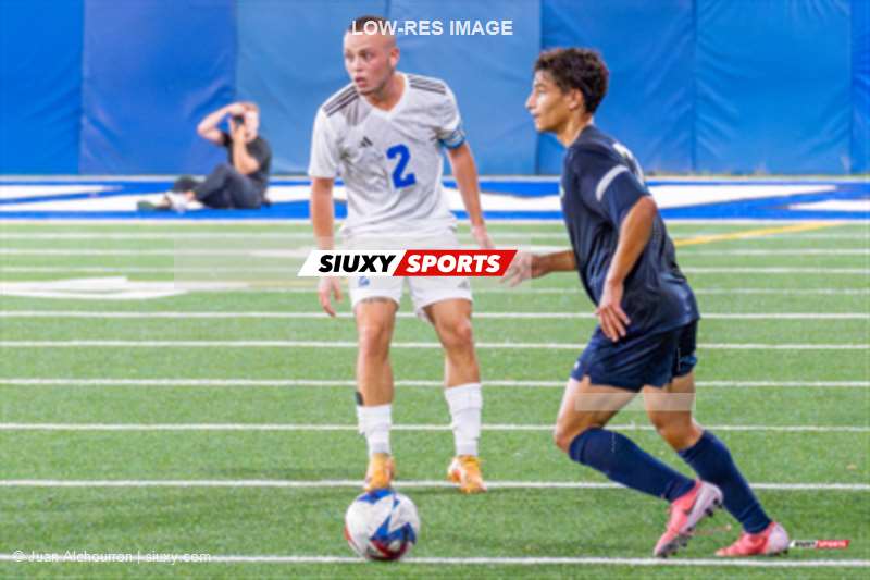 Antoine LÉONARD-BENOIT -  Université de Montréal - Collège Montmorency - Soccer - RSEQ 2024 - Hors Champ - U de Montréal (3) vs (2) Montmorency (#RSEQ24UDMMON08) Photo by: Juan Alchourron | Siuxy Sports 2024-08-14