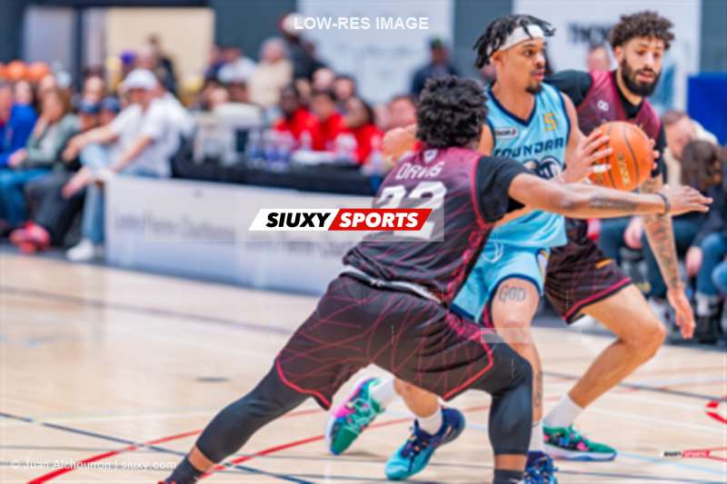 Latin DAVIS - Ty GROCE - Dominick WELCH -  Montreal - Windsor - Basketball - BSL 2024 - Montreal Toundra (114) vs (122) Windsor Express (#BSL24MONWIN04) Photo by: Juan Alchourron | Siuxy Sports 2024-04-21