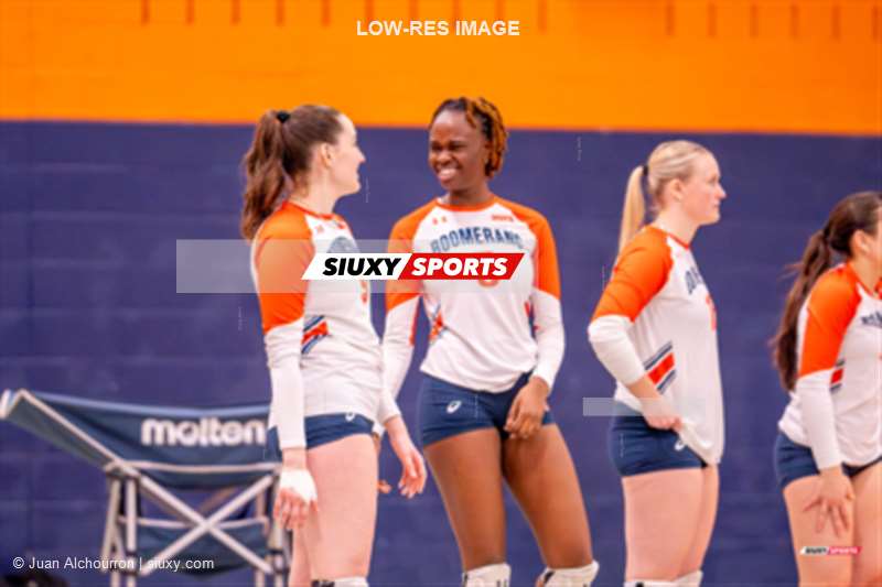 Morgane BREAULT - Éléonore BUTTAZZONI -  Cégep André Laurendeau - Cégep de l'Outaouais - Volleyball - RSEQ - 2024 VOLLEY F D1 - ANDRÉ LAURENDEAU (1) VS (3) OUTAOUAIS - Reel 2 (#RSEQ24VFD1CALCOU202) Photo by: Juan Alchourron | Siuxy Sports 2024-02-08