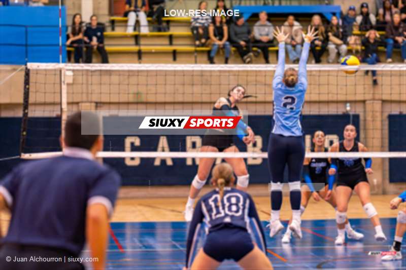 Université de Montréal - Université du Québec à Montréal - Volleyball - RSEQ 2024 Volleyball Fém - Université de Montréal (3) vs (2) UQAM - Reel 2 (#RSEQ24VFUDMUQM211) Photo by: Juan Alchourron | Siuxy Sports 2024-11-22
