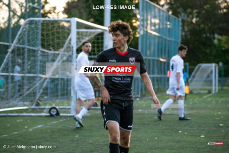 Vasilios TINIAKOS -  CS Mont-Royal Outremont - AS Laval - Soccer - PLSQ - CS Mont-Royal Outremont (0) vs (0) AS de Laval (#PLSQCSMROASL06) Photo by: Juan Alchourron | Siuxy Sports 2024-06-30
