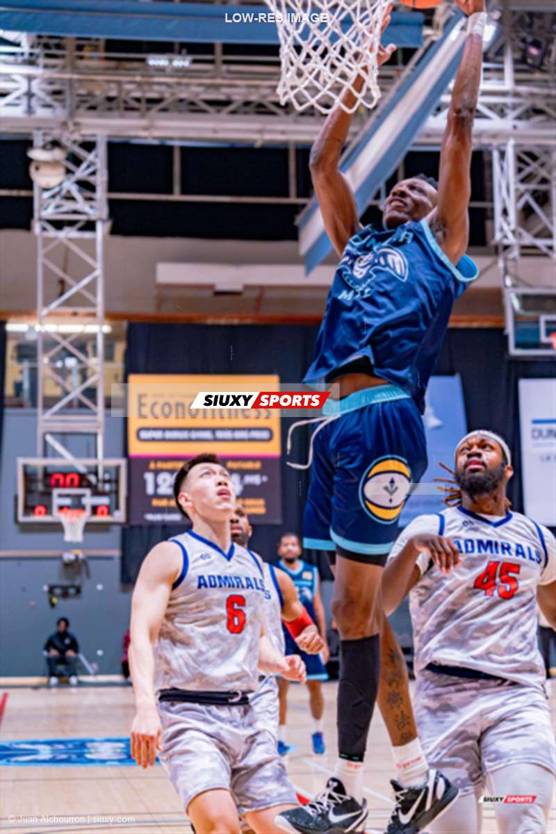 Elijah PITMANN - Weijie ZHANG -  Montreal - Tri-State - Basketball - BSL - Montreal Toundra (116) vs (87) Tri-State Admirals - 1st half (#BSL24MONTRI0101) Photo by: Juan Alchourron | Siuxy Sports 2024-01-26
