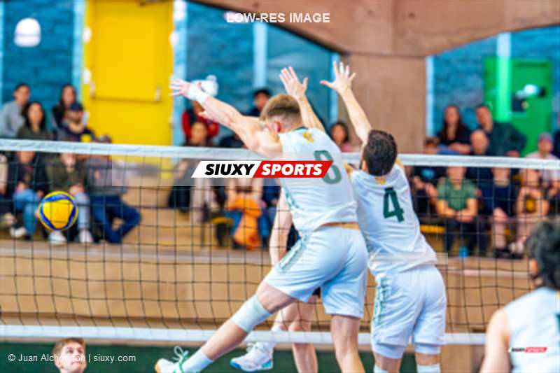 Elliot COLLARD - Jonathan PORTELANCE -  Université de Montréal - Université de Sherbrooke - Volleyball - RSEQ - 2024 VOLLEY M - U DE MONTRÉAL (1) VS (3) U DE SHERBROOKE - Reel 1 (#RSEQ24VMUDMUSH02A1) Photo by: Juan Alchourron | Siuxy Sports 2024-02-04