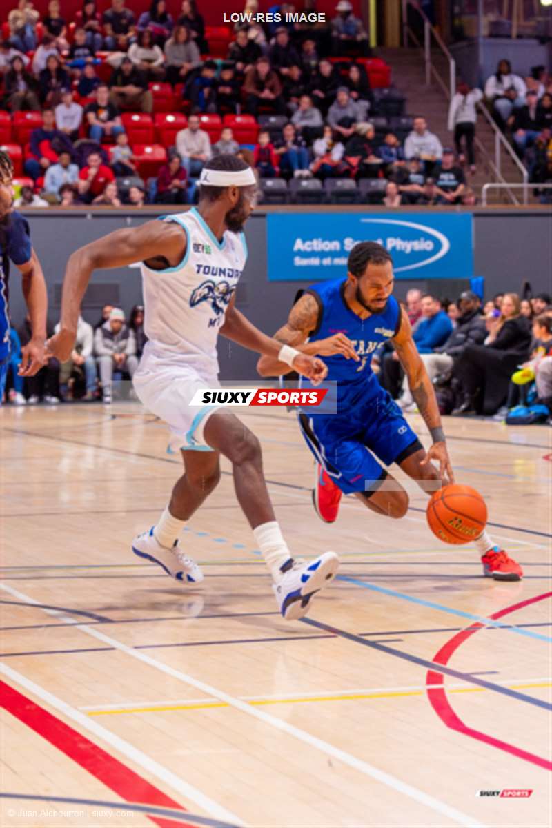 Mambi DIAWARA - Jaylon TATE -  Montreal - Kitchener Waterloo - Basketball - BSL - Montreal Toundra (109) vs (116) Kitchener Titans - First Half (#BSL24MONKWT021) Photo by: Juan Alchourron | Siuxy Sports 2024-02-25