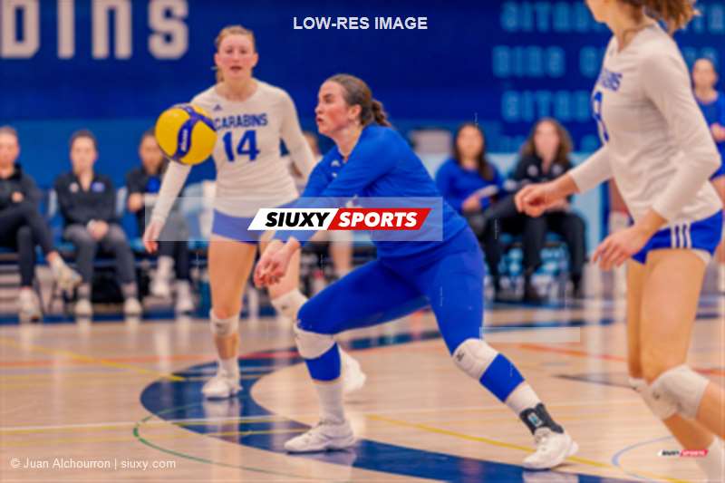 Olympe DESMEDT - Brittany MCGLASHAN -  Université du Québec à Montréal - Université de Montréal - Volleyball - RSEQ - 2024 Volley F - UQAM (1) vs (3) U. de Montréal (#RSEQ24VFUQAUDM01) Photo by: Juan Alchourron | Siuxy Sports 2024-01-12