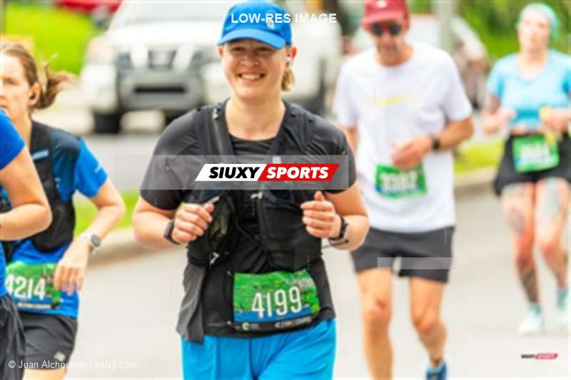 2025 Marathon Sun Life - Longueil - Shiny Happy People Running !!