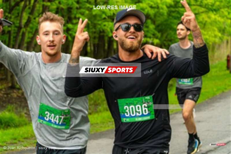 2025 Marathon Sun Life - Longueil - Shiny Happy People Running !!