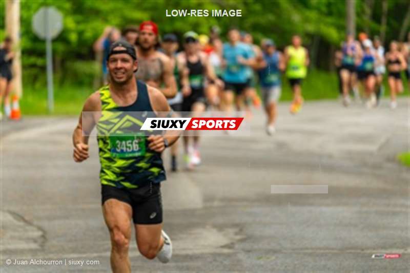 2025 Marathon Sun Life - Longueil - Shiny Happy People Running !!