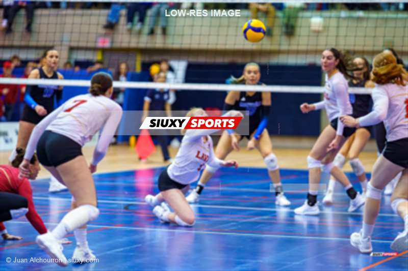 Myriam KAYSER-TOURIGNY -  Université de Montréal - Université Laval - Volleyball - RSEQ 2025 - Volleyball F Finale 1 - Université de Montréal (3) vs (1) Université Laval (#RSEQ25VFF1UMUL02) Photo by: Juan Alchourron | Siuxy Sports 2025-02-28