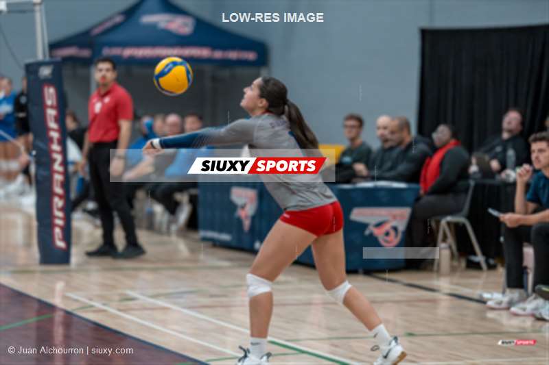  ÉTS (École de technologie supérieure) - Université de Montréal - Volleyball - RSEQ 2025 - Volleyball F - ETS vs U. de Montréal (#RSEQ25VFEM10) Photo by: Juan Alchourron | Siuxy Sports 2025-10-31