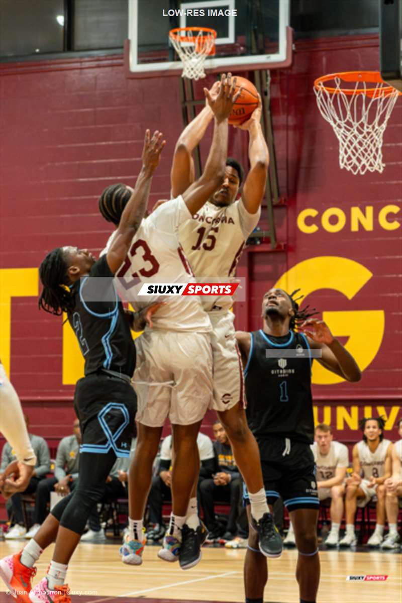 Mcfadden JEAN - Karl-Tommy LAFOREST - Karam SAHLY -  Université Concordia - Université du Québec à Montréal - Basketball - RSEQ 2025 - Basketball M Démi Finale - Concordia (77) vs (70) UQAM (#RSEQ25BMDFCOUQ02) Photo by: Juan Alchourron | Siuxy Sports 2025-02-26