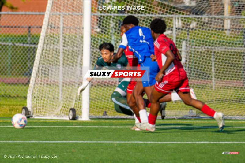 Kevin MADRIAGA - Cheikh TIDIANE TRAORÉ -  CS Lasalle - CS Rivière-des-Prairies - Soccer - L2QC 2025 M - CS Lasalle (3) vs (1) CS Rivière-des-Prairies (#L2QC25MLSRP6) Photo by: Juan Alchourron | Siuxy Sports 2025-06-14