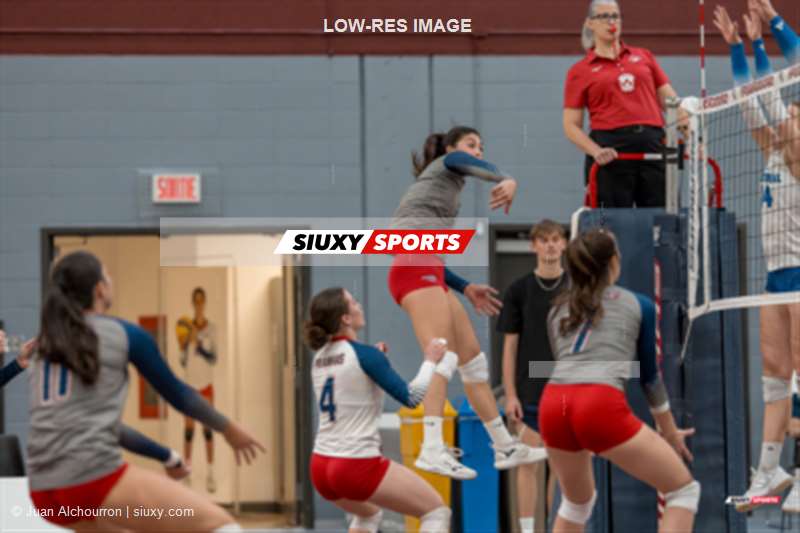 ÉTS (École de technologie supérieure) - Université de Montréal - Volleyball - RSEQ 2025 - Volleyball F - ETS vs U. de Montréal (#RSEQ25VFEM10) Photo by: Juan Alchourron | Siuxy Sports 2025-10-31