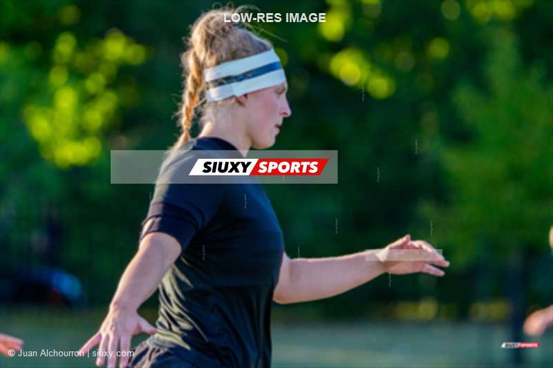 Naomi BERTRAND CLEARY -  Université Concordia - Université Laval - Rugby - RSEQ 2025 - Rugby Fém - Concordia vs U Laval - Reel B (#RSEQ25RFCL08) Photo by: Juan Alchourron | Siuxy Sports 2025-08-29