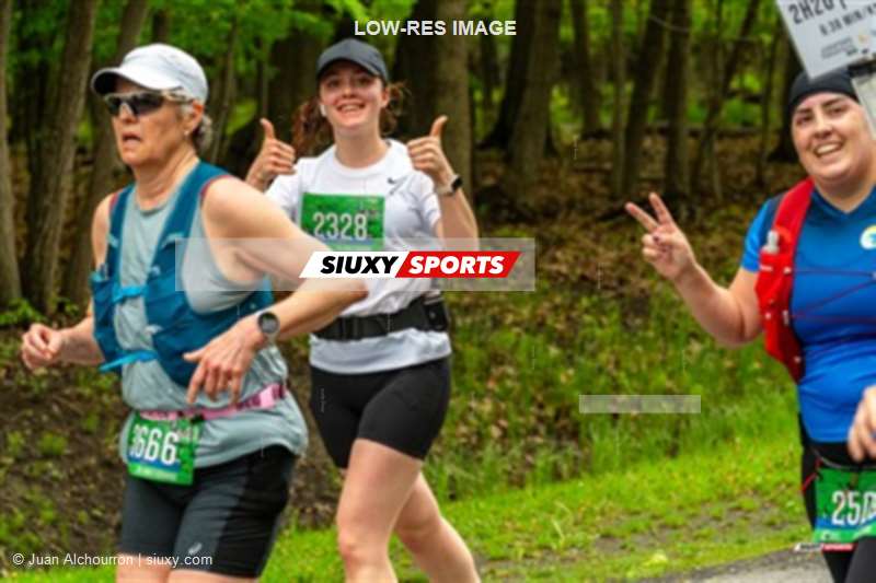 2025 Marathon Sun Life - Longueil - Shiny Happy People Running !!