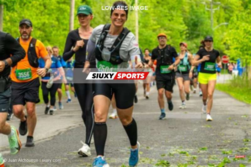 2025 Marathon Sun Life - Longueil - Shiny Happy People Running !!