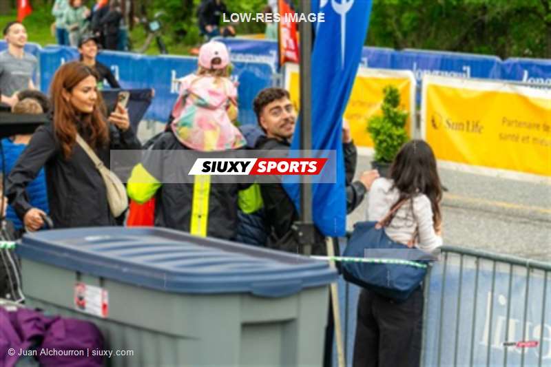 2025 Marathon Sun Life - Longueil - Shiny Happy People Running !!