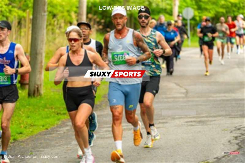 2025 Marathon Sun Life - Longueil - Shiny Happy People Running !!
