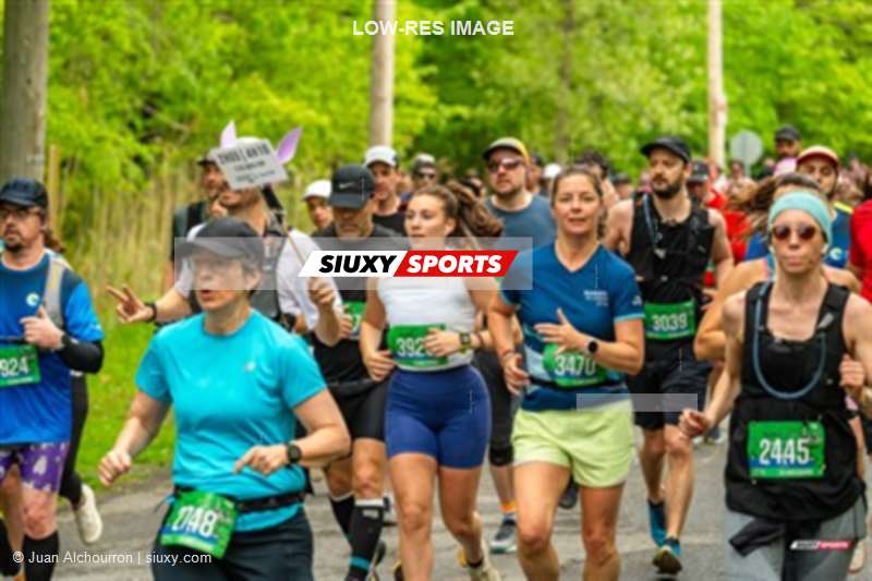 2025 Marathon Sun Life - Longueil - Shiny Happy People Running !!