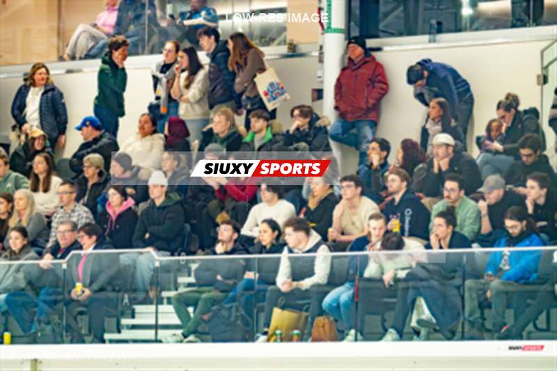  ÉTS (École de technologie supérieure) - Concordia University Hockey Club - Ice hockey - RSEQ 2025 - Hockey M D2 - ETS vs Concordia - Reel Avant Match (#RSEQ25HMD2ETSC03) Photo by: Juan Alchourron | Siuxy Sports 2025-03-08