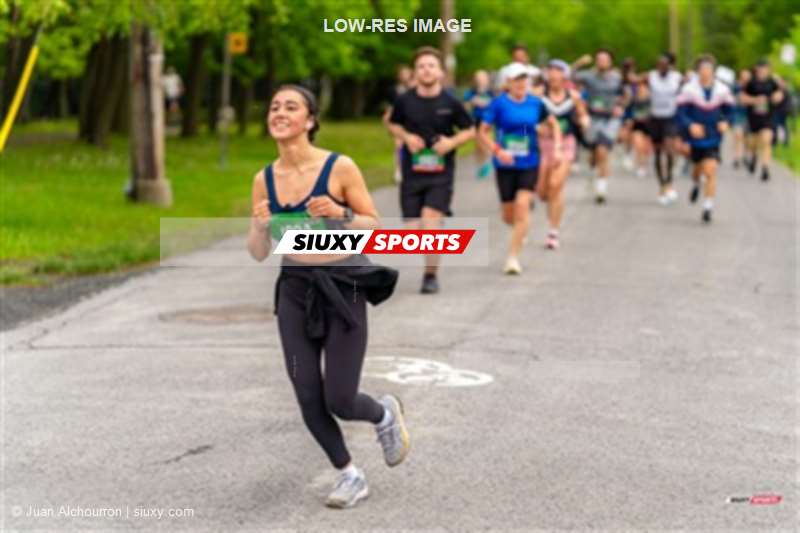 2025 Marathon Sun Life - Longueil - Shiny Happy People Running !!