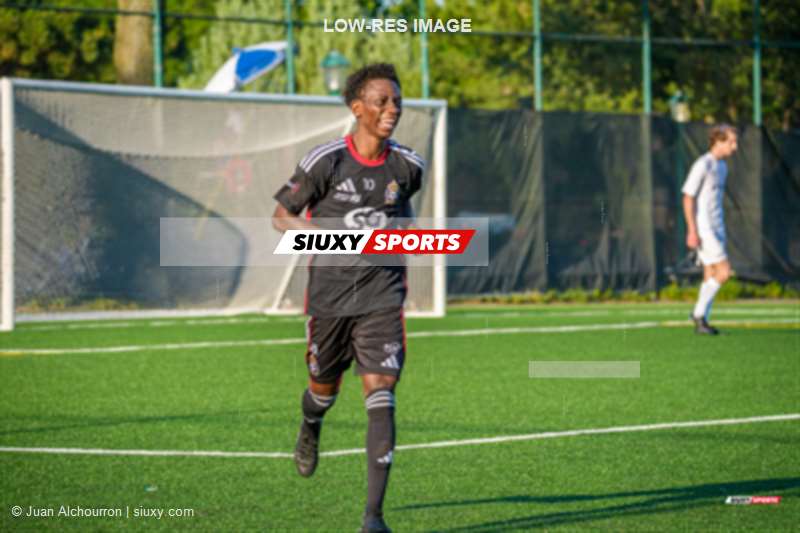 Lukumbi TSHINDAYE -  CS Mont-Royal Outremont - Royal Beauport - Soccer - L1QC 2025 - CS Mont-Royal Outremont (2) vs (3) Royal Beauport (#L1QC25MRORB6) Photo by: Juan Alchourron | Siuxy Sports 2025-06-29