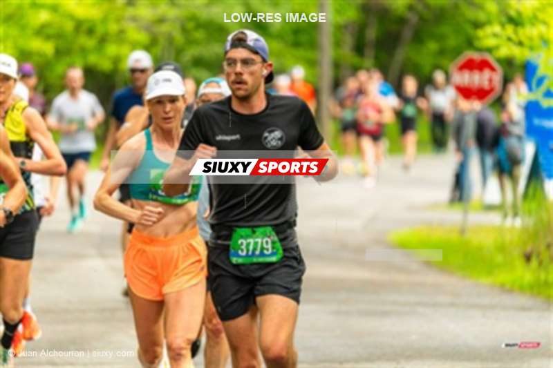 2025 Marathon Sun Life - Longueil - Shiny Happy People Running !!