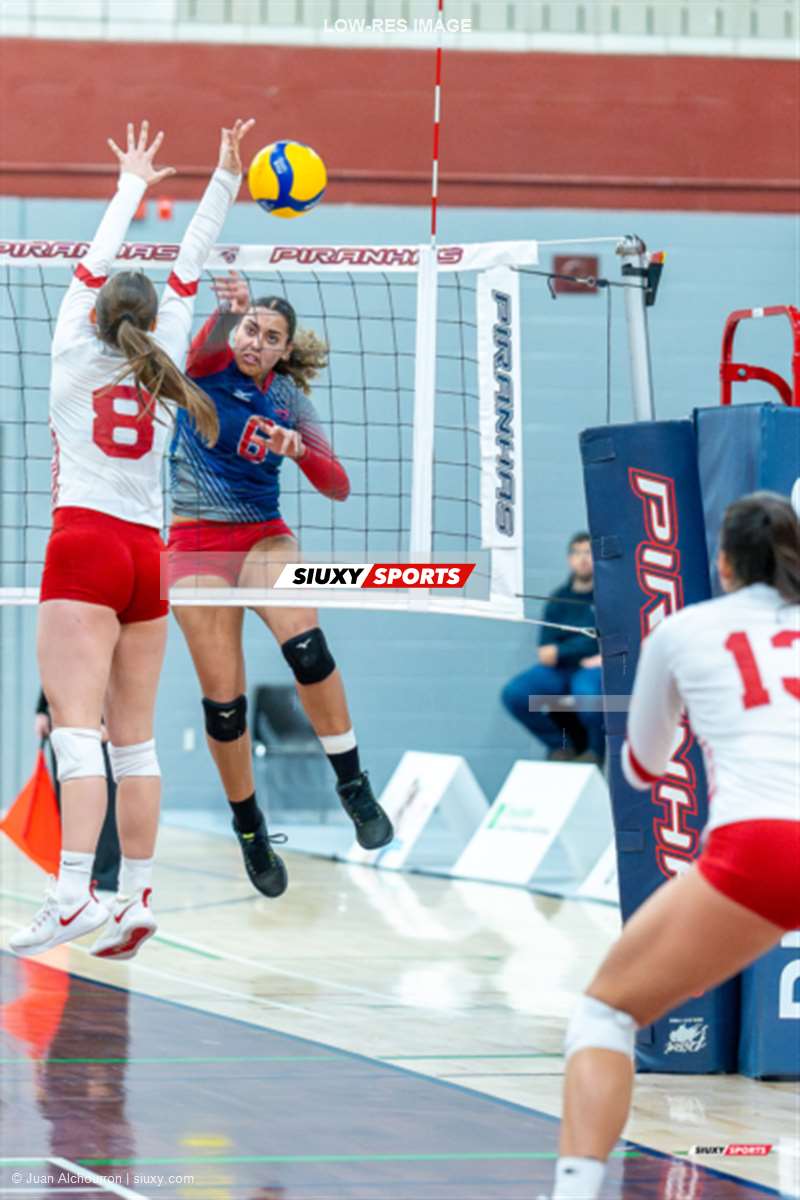 Iman ASSAMEUR -  ÉTS (École de technologie supérieure) - Université McGill - Volleyball - RSEQ 2025 - Volleyball F - ETS (0) vs (3) McGill (#RSEQ25VFETSMCG02) Photo by: Juan Alchourron | Siuxy Sports 2025-02-02