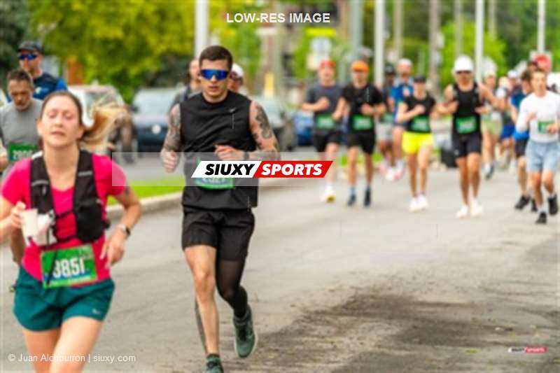 2025 Marathon Sun Life - Longueil - Shiny Happy People Running !!