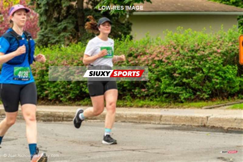 2025 Marathon Sun Life - Longueil - Shiny Happy People Running !!